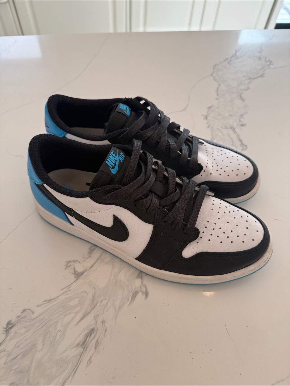 Nike Youth Black White Blue Low-Top Sneakers